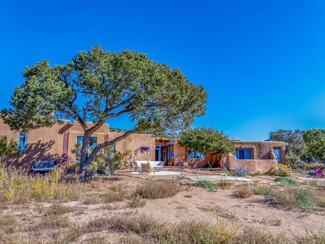 86A Arroyo Hondo, Santa Fe, NM 87508