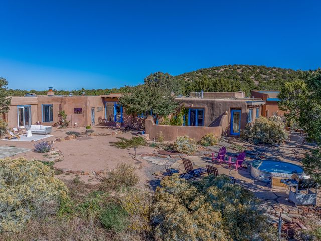86A Arroyo Hondo, Santa Fe, NM 87508