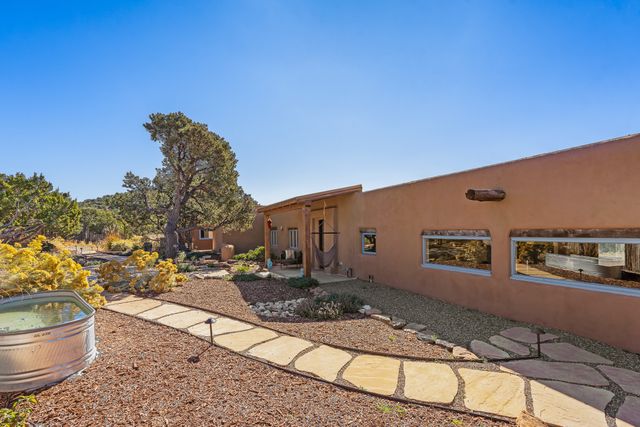 86A Arroyo Hondo, Santa Fe, NM 87508
