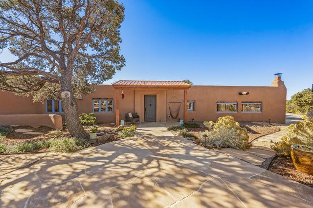 86A Arroyo Hondo, Santa Fe, NM 87508