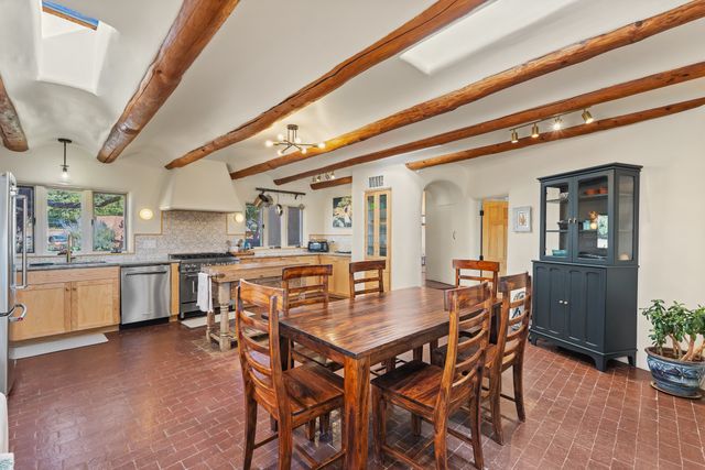 86A Arroyo Hondo, Santa Fe, NM 87508