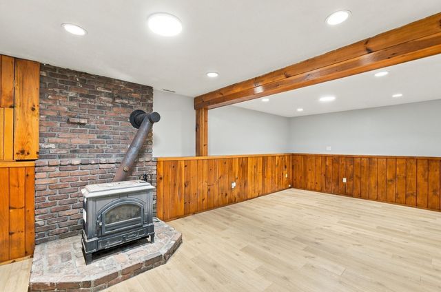 34 Clara Barton Road, Oxford, MA 01540