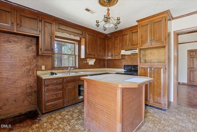 2001 Eason Drive, Clayton, NC 27520