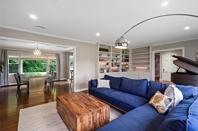 33 W Orchard Road, Chappaqua, NY 10514