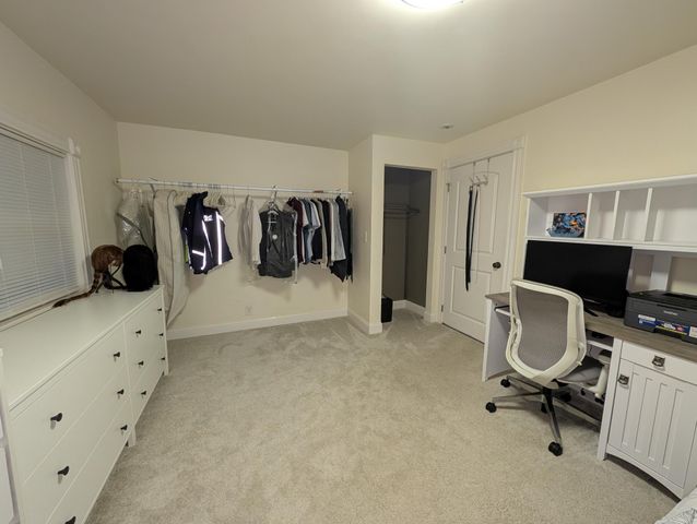 915 Rose Avenue E, Saint Paul, MN 55106