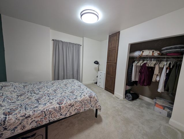 915 Rose Avenue E, Saint Paul, MN 55106