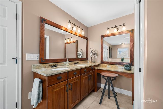 3534 Hidden Fawn Drive, Elgin, IL 60124