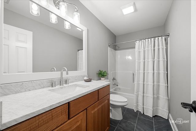 3534 Hidden Fawn Drive, Elgin, IL 60124