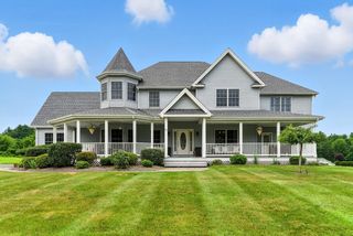 17 Wandering Meadows Lane, Wilbraham, MA 01095