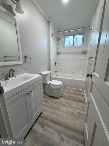 20 LAUREL ST, Woodbury, NJ 08096