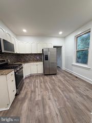 20 LAUREL ST, Woodbury, NJ 08096