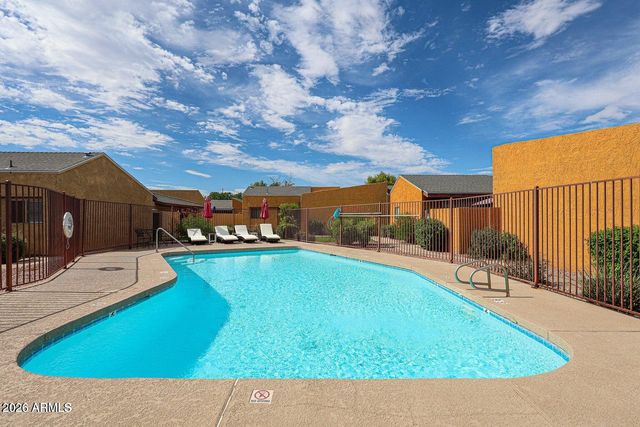 905 S Hacienda Drive, Tempe, AZ 85281