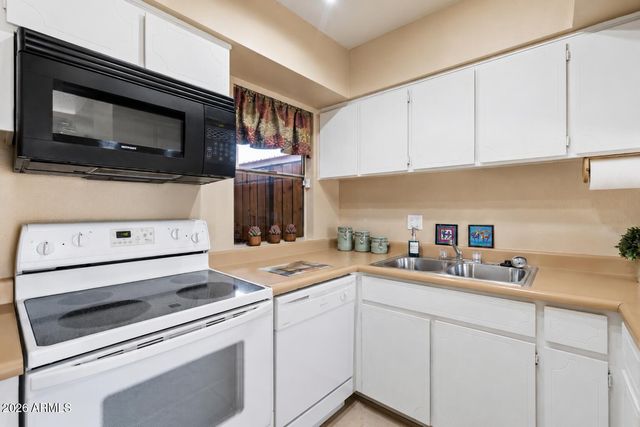 905 S Hacienda Drive, Tempe, AZ 85281