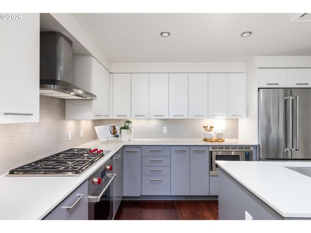 1310 Nw NAITO Pkwy 805, Portland, OR 97209