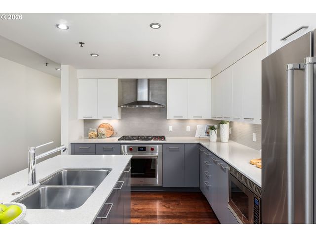 1310 Nw NAITO Pkwy 805, Portland, OR 97209