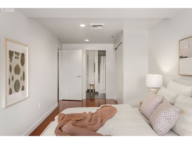 1310 Nw NAITO Pkwy 805, Portland, OR 97209