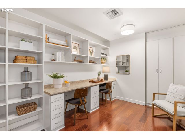 1310 Nw NAITO Pkwy 805, Portland, OR 97209