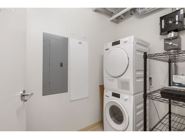 1310 Nw NAITO Pkwy 805, Portland, OR 97209