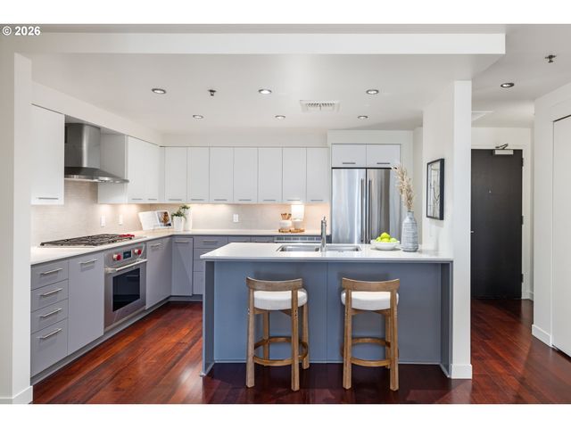 1310 Nw NAITO Pkwy 805, Portland, OR 97209
