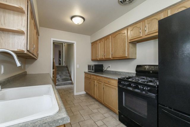 S56W29680 Roanoke DRIVE, Waukesha, WI 53189