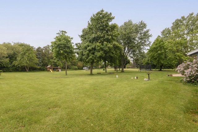 S56W29680 Roanoke DRIVE, Waukesha, WI 53189