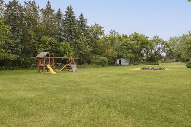 S56W29680 Roanoke DRIVE, Waukesha, WI 53189