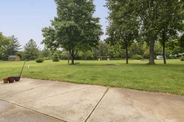 S56W29680 Roanoke DRIVE, Waukesha, WI 53189