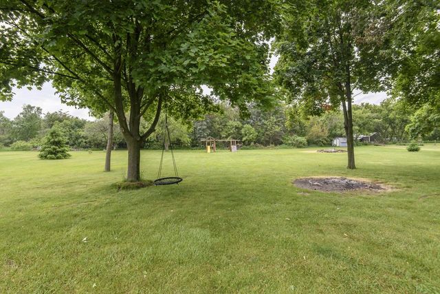 S56W29680 Roanoke DRIVE, Waukesha, WI 53189