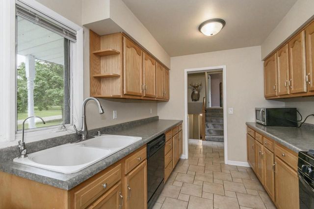 S56W29680 Roanoke DRIVE, Waukesha, WI 53189