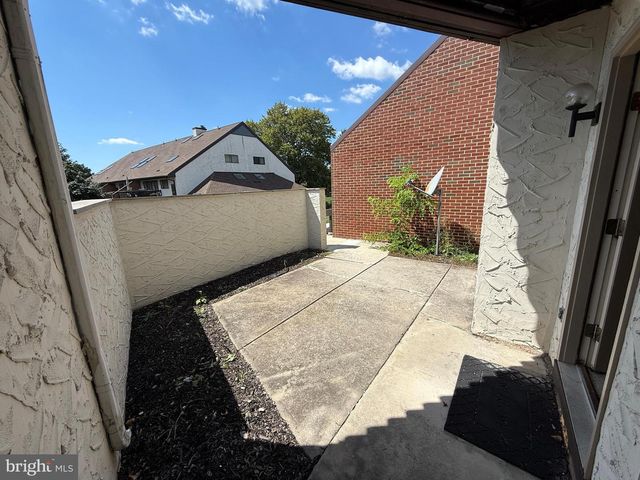 660 GENEVA DR #14, Mechanicsburg, PA 17055