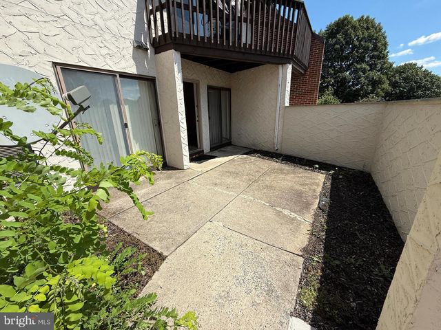 660 GENEVA DR #14, Mechanicsburg, PA 17055