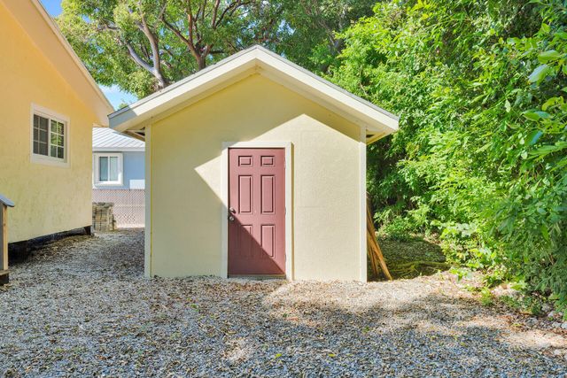 206 Dove Lake Drive, Key Largo, FL 33070