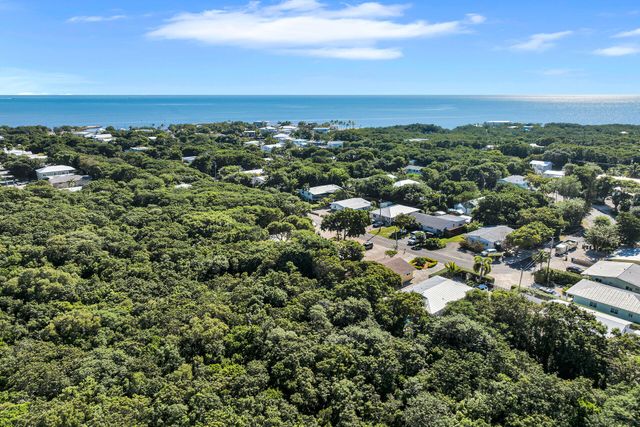 206 Dove Lake Drive, Key Largo, FL 33070