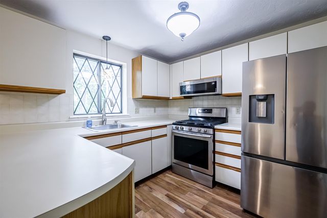 22 Vanden Road, Merrimack, NH 03054