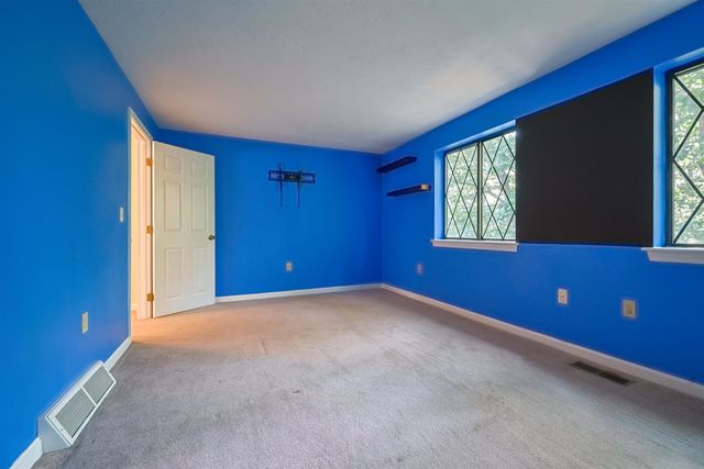 22 Vanden Road, Merrimack, NH 03054