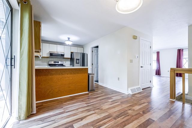 22 Vanden Road, Merrimack, NH 03054