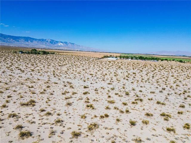 38000 Old Woman Springs Road, Lucerne Valley, CA 92356