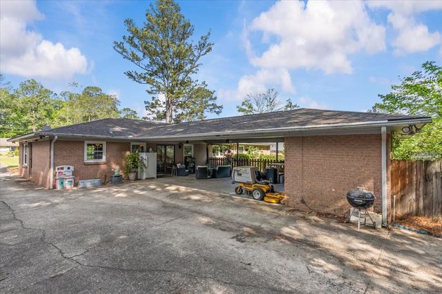 706 Wildwood Ave, Dothan, AL 36303