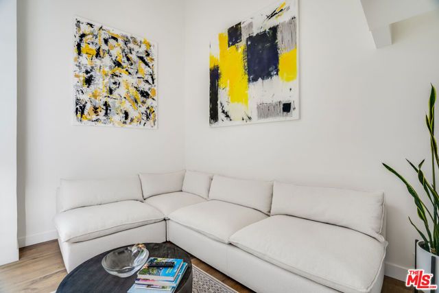 2222 6th Street B, Santa Monica, CA 90405