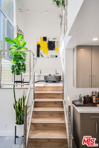 2222 6th Street B, Santa Monica, CA 90405