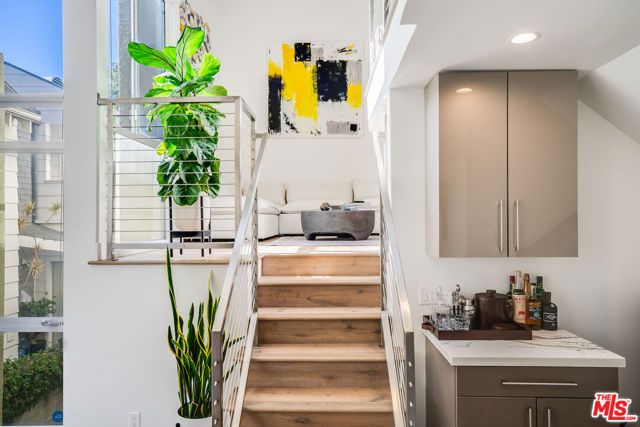 2222 6th Street B, Santa Monica, CA 90405