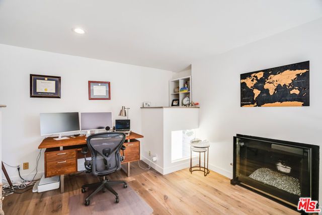 2222 6th Street B, Santa Monica, CA 90405