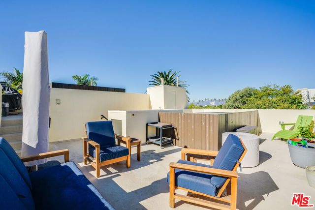 2222 6th Street B, Santa Monica, CA 90405