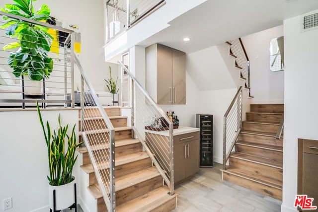 2222 6th Street B, Santa Monica, CA 90405