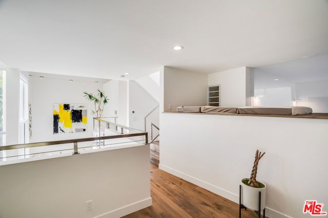 2222 6th Street B, Santa Monica, CA 90405
