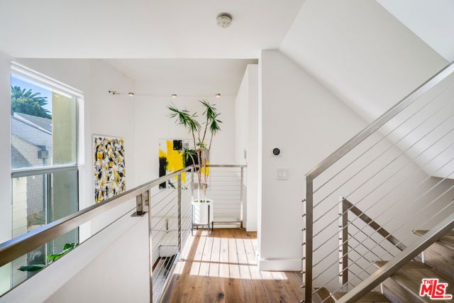 2222 6th Street B, Santa Monica, CA 90405