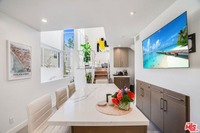 2222 6th Street B, Santa Monica, CA 90405