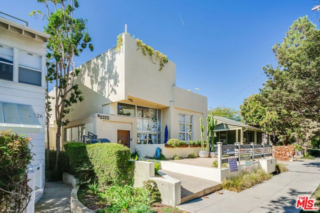 2222 6th Street B, Santa Monica, CA 90405