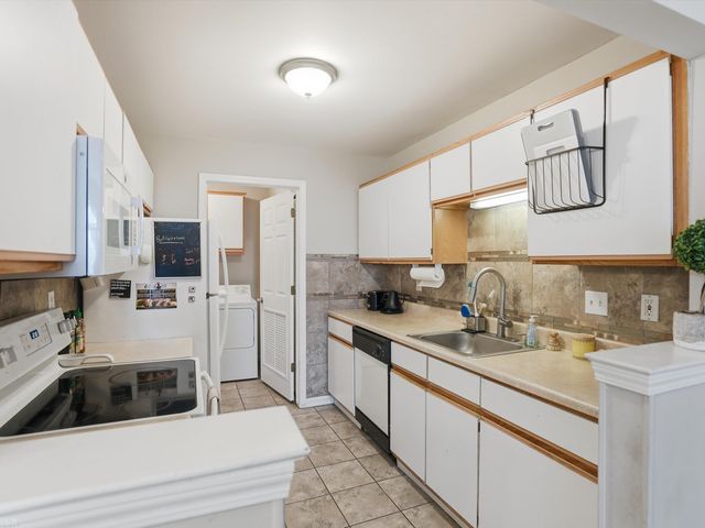 56711 Scotland Boulevard, Shelby Twp, MI 48316