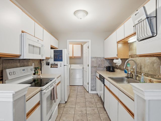 56711 Scotland Boulevard, Shelby Twp, MI 48316